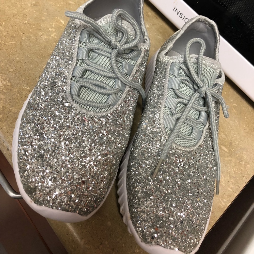 Glitter tennis shoes